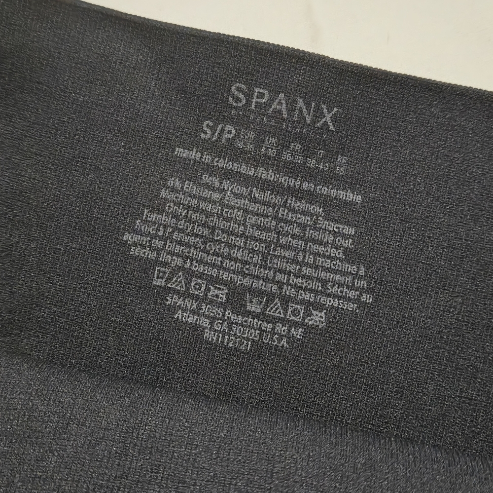 Spanx Black Camo Cropped Leggings Pants Capris Look At Me Now Gym Compression - Picture 10 of 13